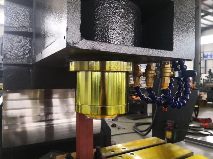 с центром CNC механической обработки системы Siemens808d филируя и сверля