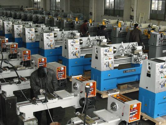 Токарный станок точности металла вибрации токарного станка металла CNC Cq6232e высокоскоростной анти-