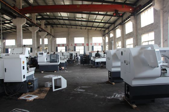 Сплющите поверхностный Cnc металла поворачивая токарный станок металла 340mm Programmable